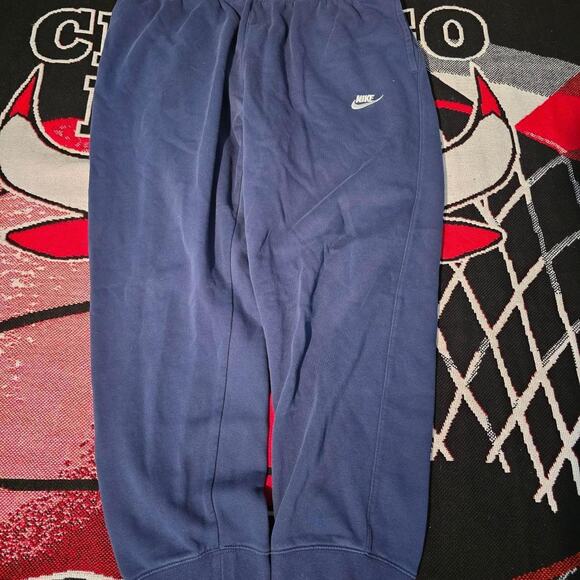 Baggy Nike Sweatpants - Picture 2 of 7